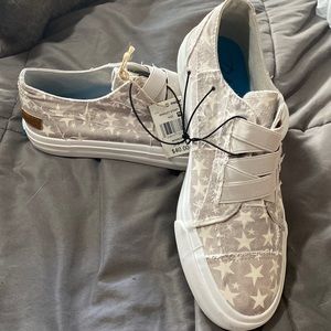 Blowfish gray slip on shoes. Size 8.5